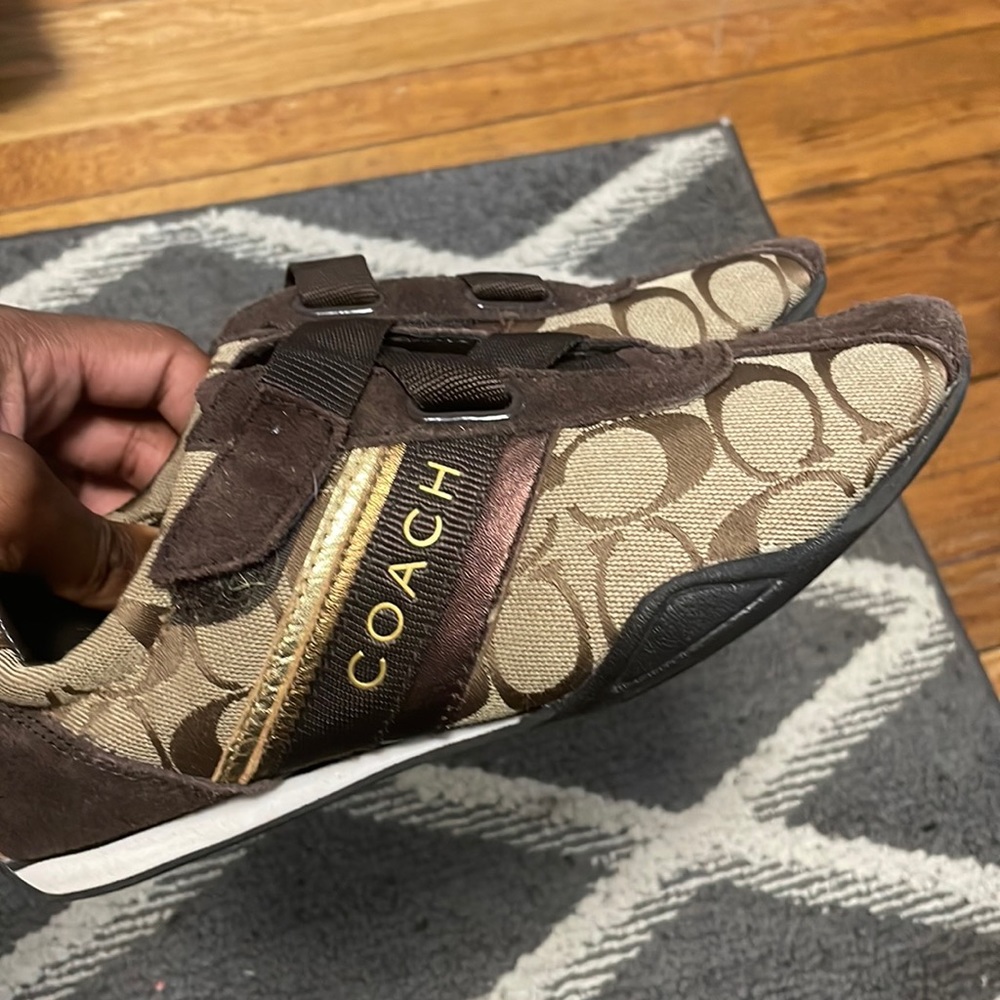 Coach sneaker size 7 in women’s